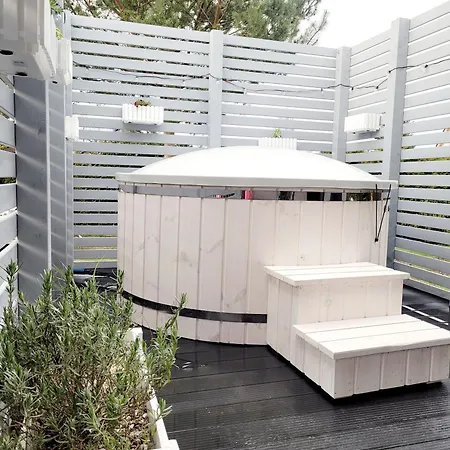 Holiday home Caloroczny W Nadolu Z Jacuzzi Na Tarasie *